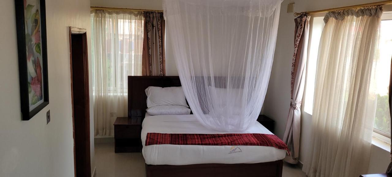 Glory Summit Hotel Hoima المظهر الخارجي الصورة